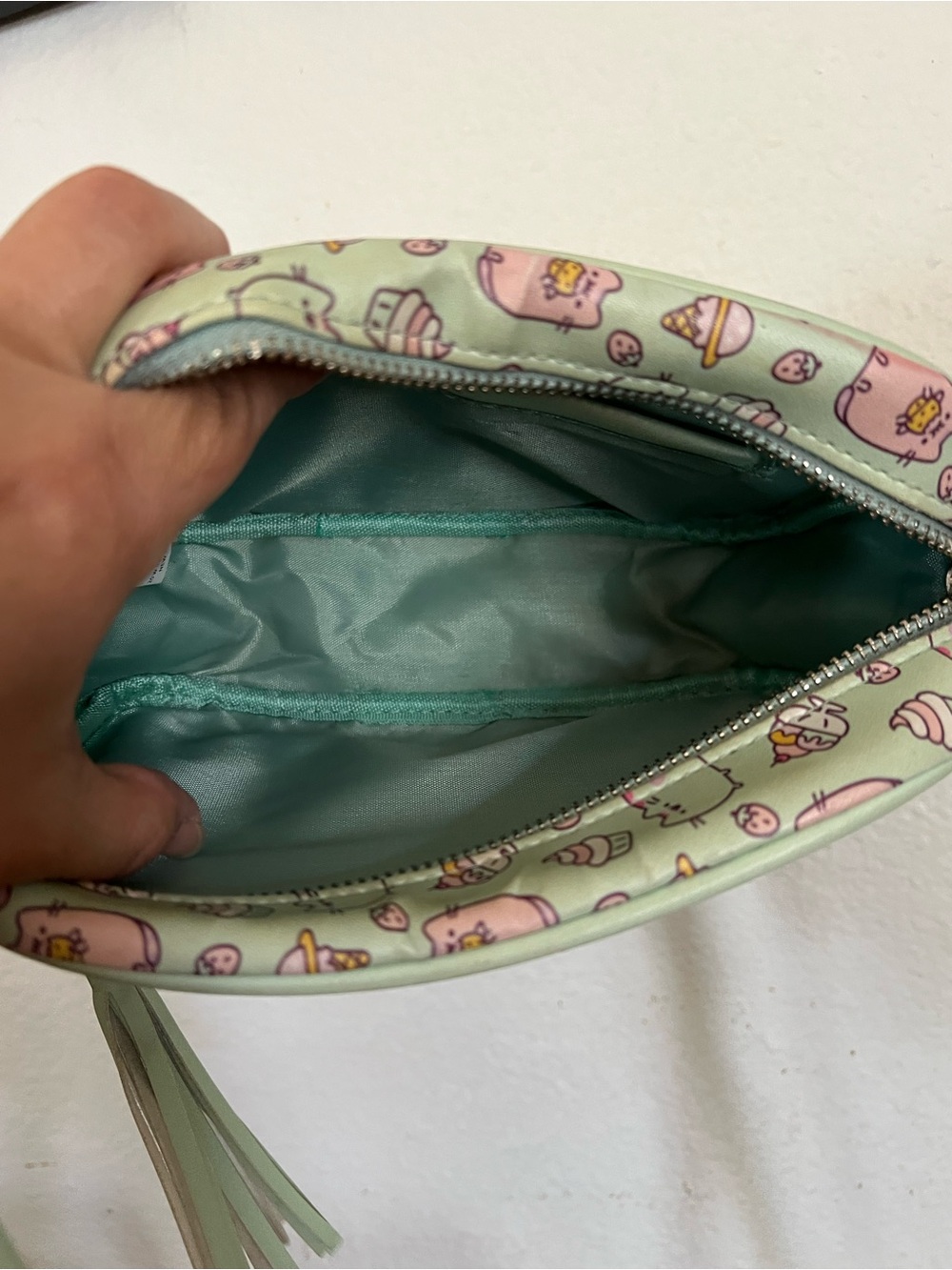 Hot Topic Pusheen Ice Cream Camera Crossbody Bag. - Picture 4 of 11